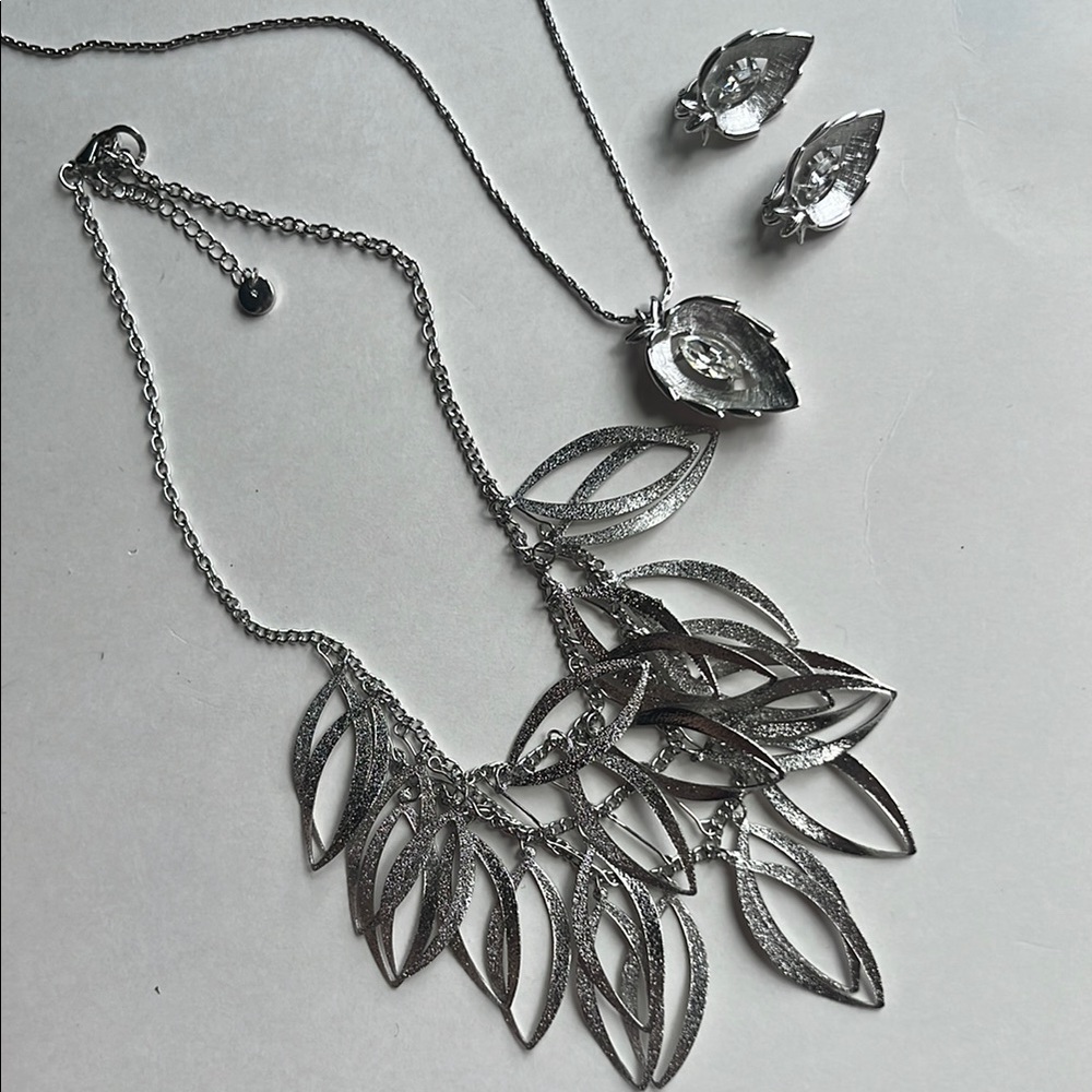 Silver Leaf Necklaces and clip-on earrings Set- Vintage Sarah Coventry
